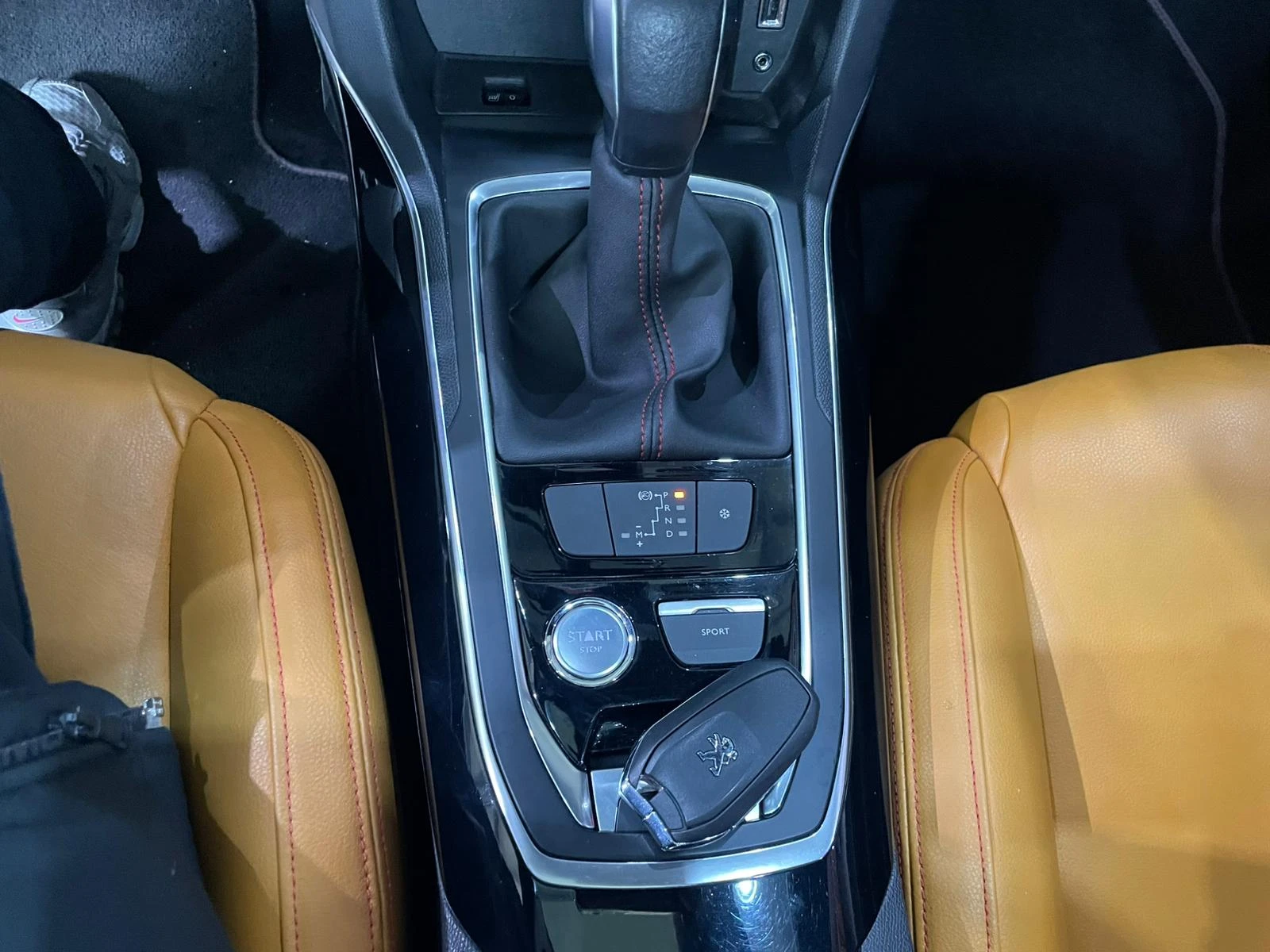 Peugeot 308 1.6 BlueHDi ! GT Line !, снимка 16 - Автомобили и джипове - 54932329
