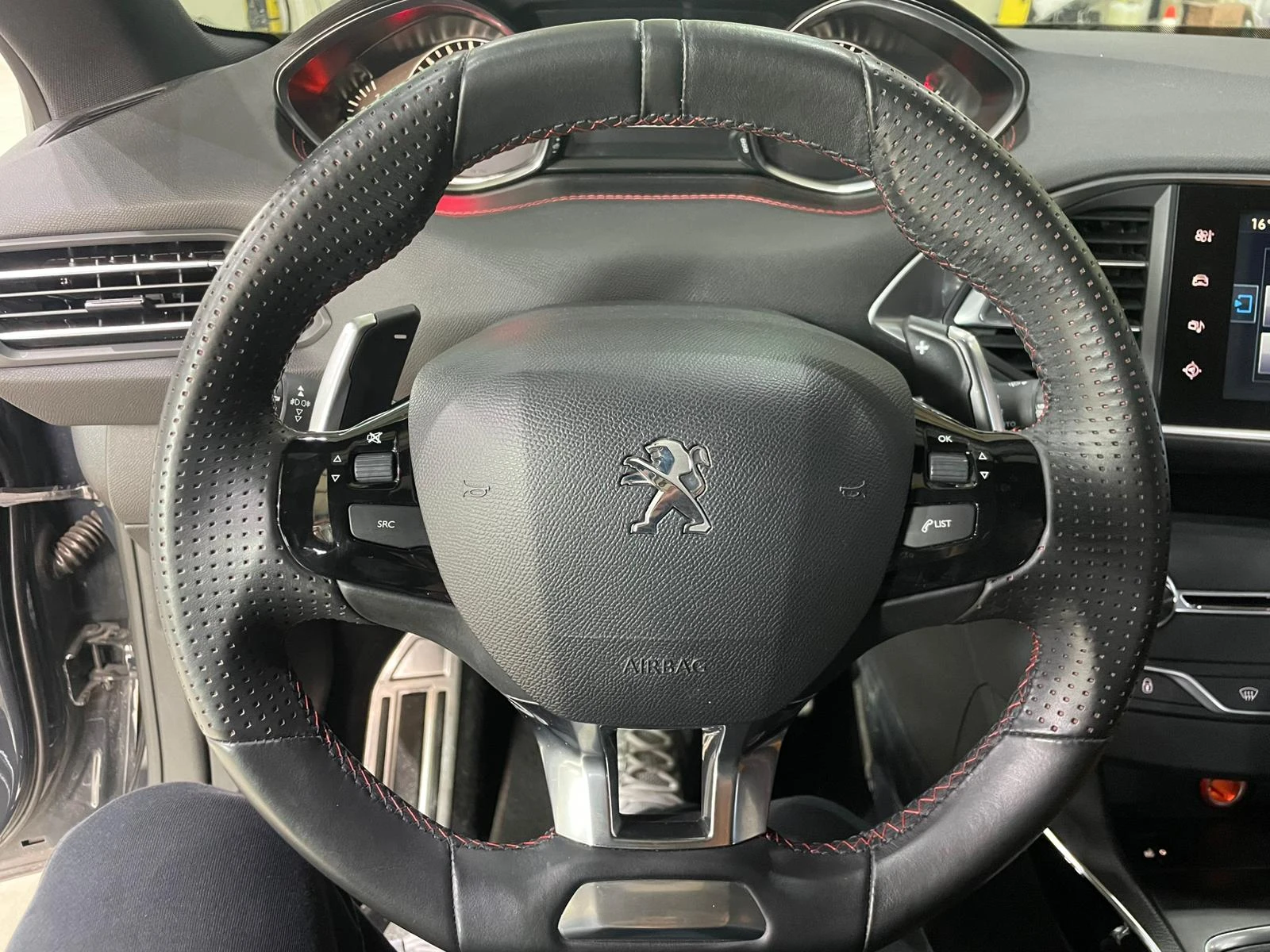 Peugeot 308 1.6 BlueHDi ! GT Line !, снимка 14 - Автомобили и джипове - 54932329