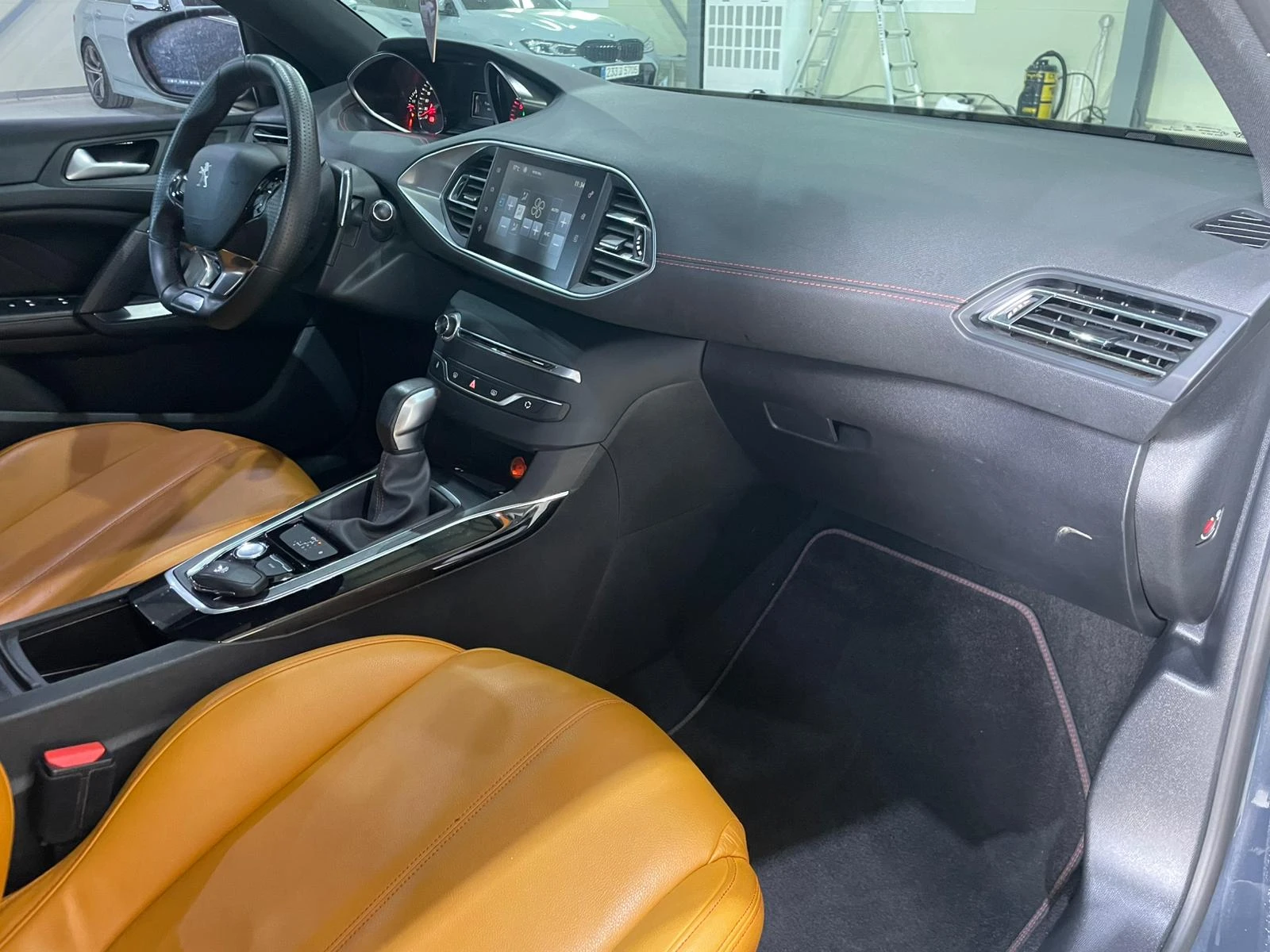 Peugeot 308 1.6 BlueHDi ! GT Line !, снимка 10 - Автомобили и джипове - 54932329