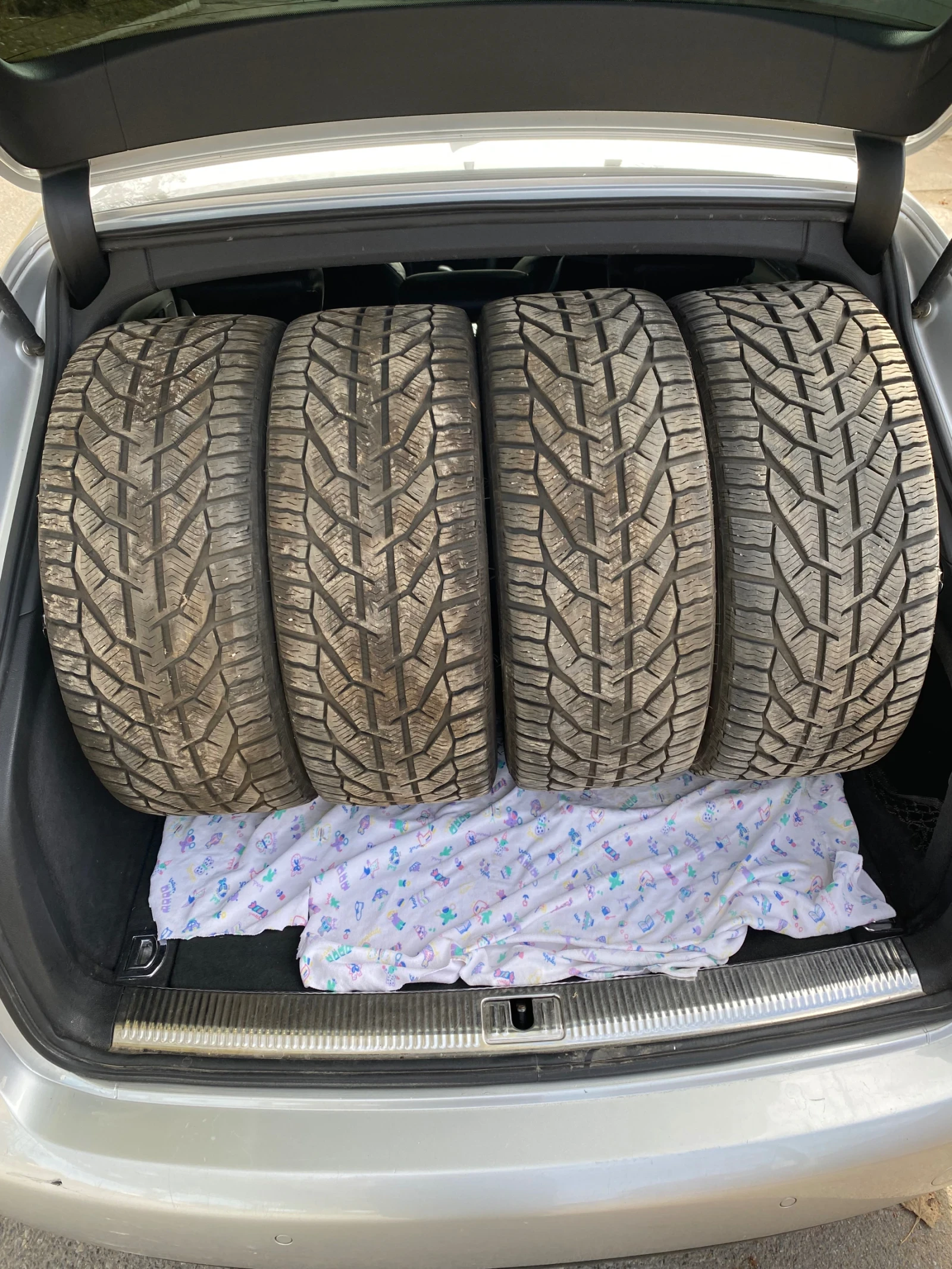 Audi A4 200 кб 143к, снимка 12 - Автомобили и джипове - 54990387