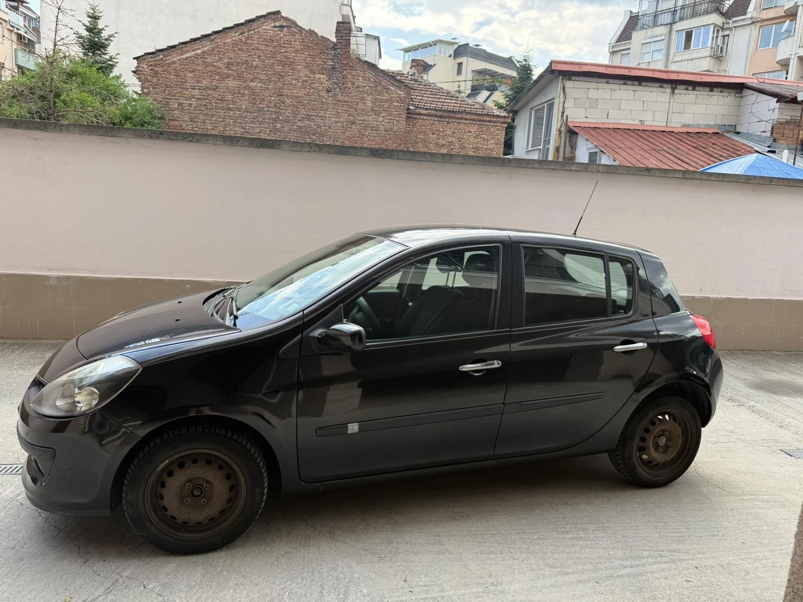 Renault Clio 1.5 dci, снимка 3 - Автомобили и джипове - 55016388