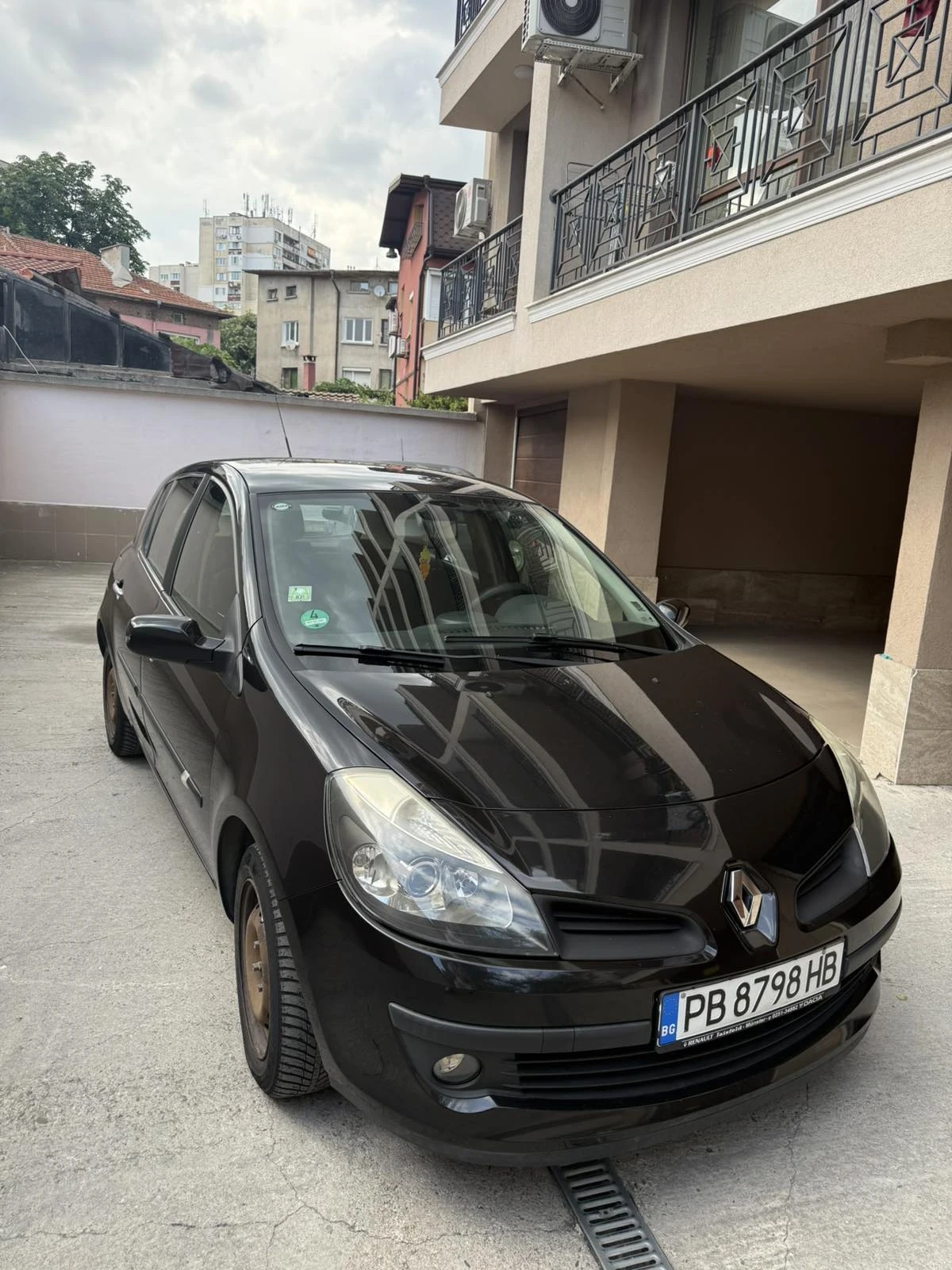 Renault Clio 1.5 dci, снимка 5 - Автомобили и джипове - 55016388
