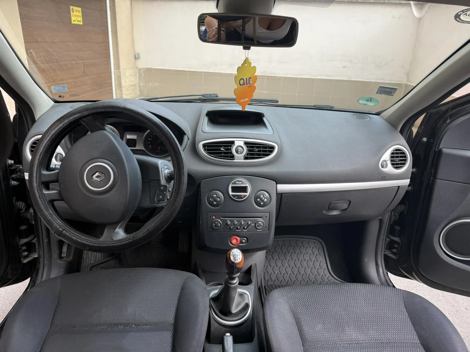 Renault Clio 1.5 dci, снимка 11 - Автомобили и джипове - 55016388