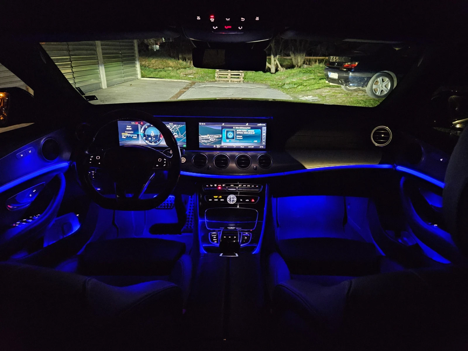 Mercedes-Benz E 220 4 Matic AMG Night, снимка 13 - Автомобили и джипове - 55606466