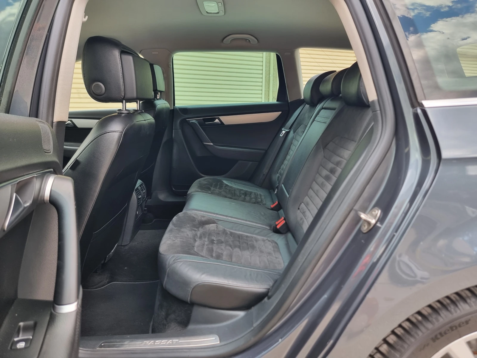 VW Passat 2.0TDI* AVTOMAT* , снимка 13 - Автомобили и джипове - 55666249