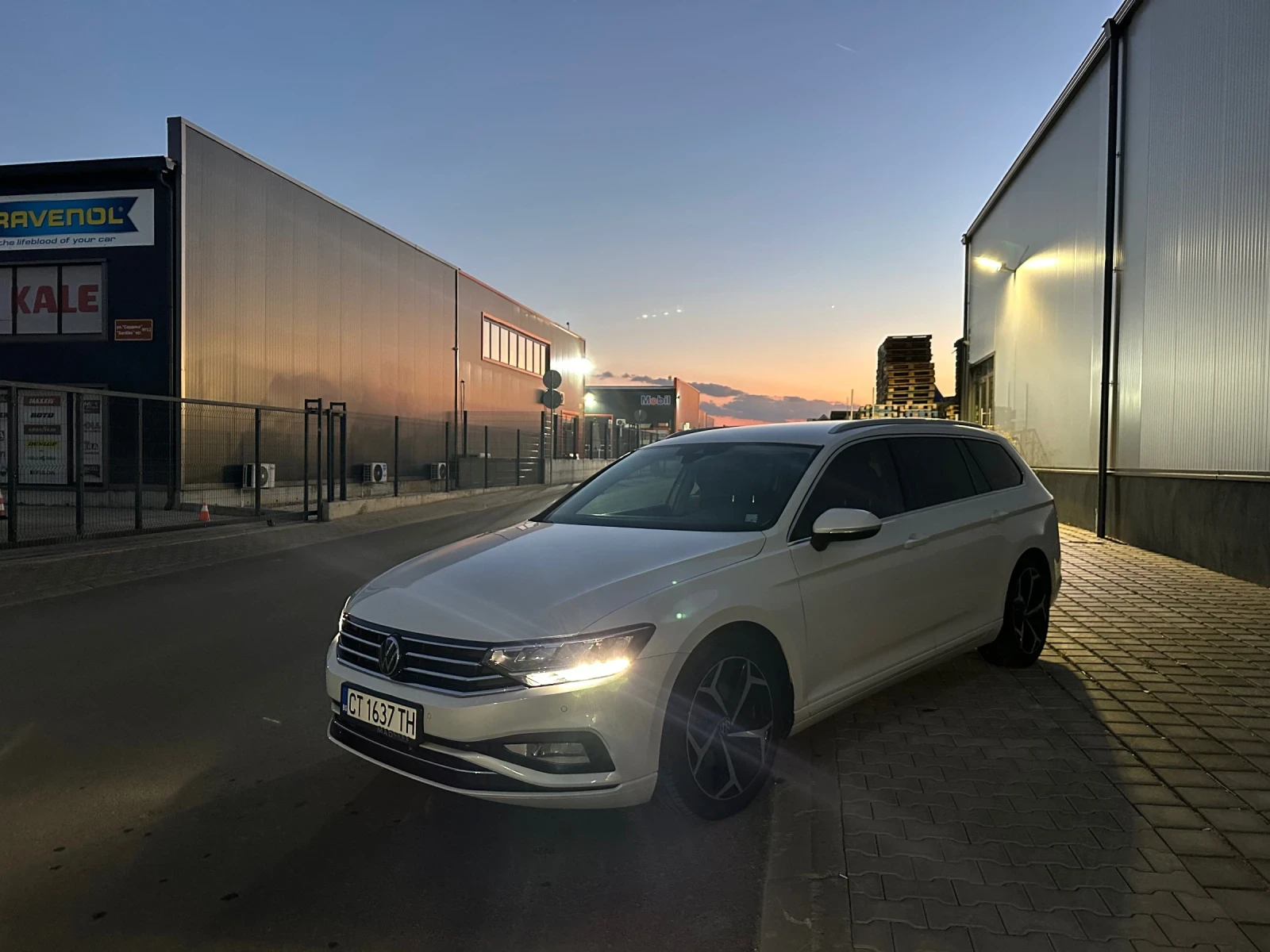 VW Passat Digital FACELIFT, снимка 6 - Автомобили и джипове - 56083660
