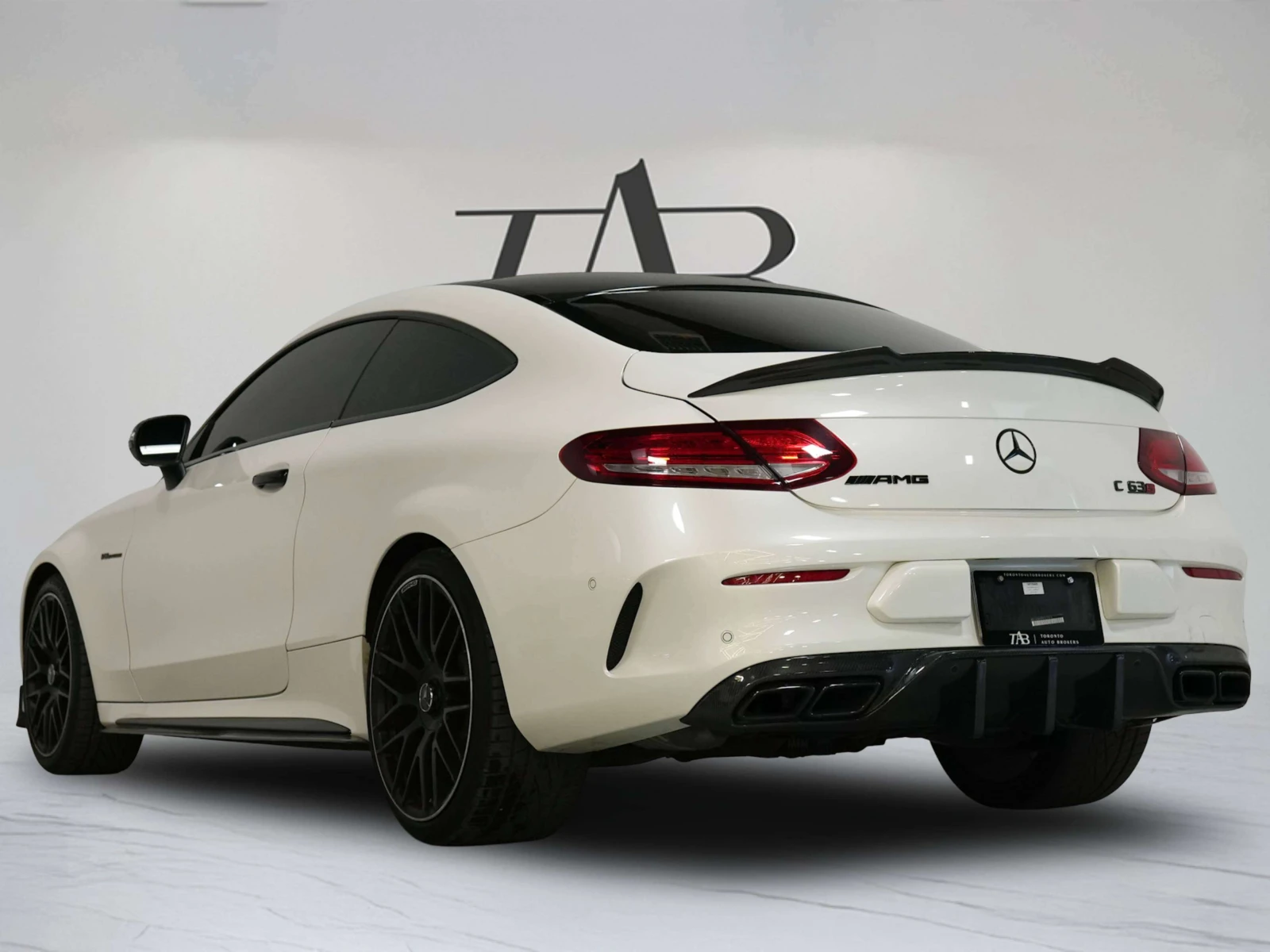 Mercedes-Benz C 63 AMG * S | | STARLIGHT ROOF | PREMIUM PKG * CARFAX * ЦЕ, снимка 5 - Автомобили и джипове - 55872435
