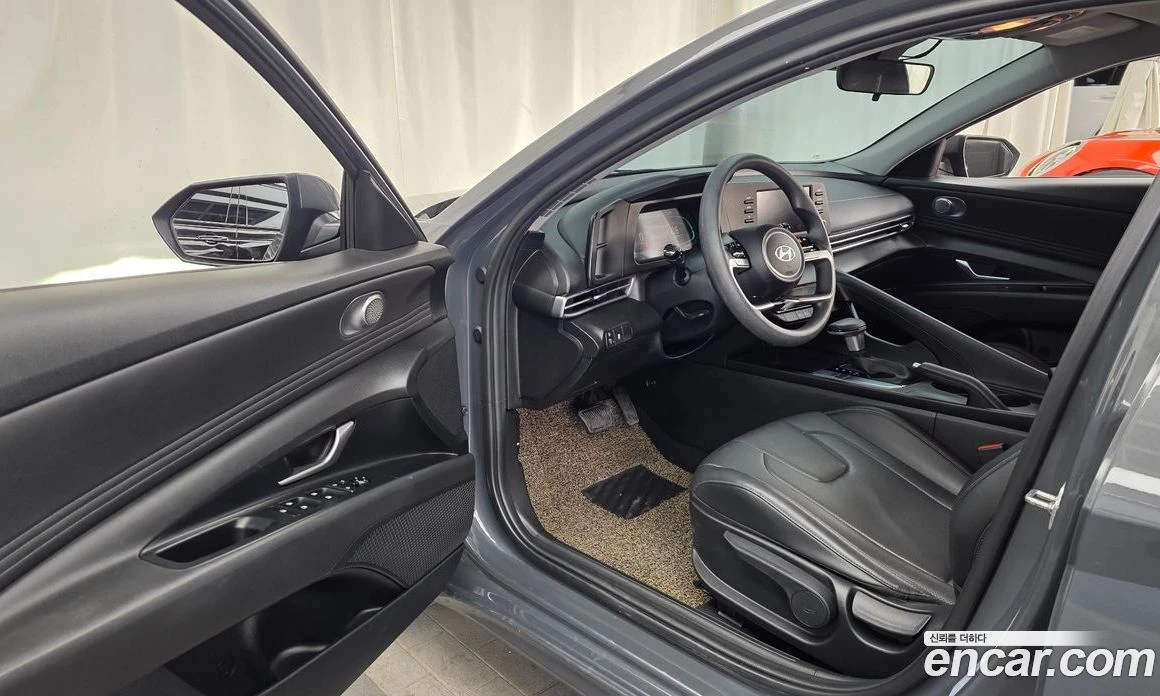 Hyundai Elantra 1.6 Smart, снимка 10 - Автомобили и джипове - 55972746