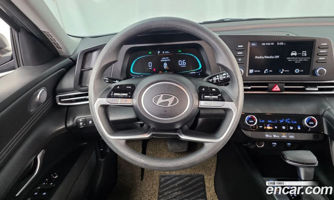 Hyundai Elantra 1.6 Smart, снимка 13 - Автомобили и джипове - 55972746