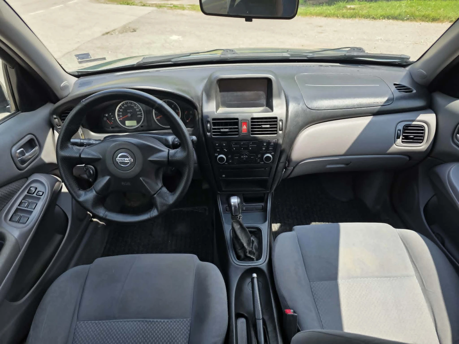 Nissan Almera 1.5 dci, снимка 9 - Автомобили и джипове - 55992846