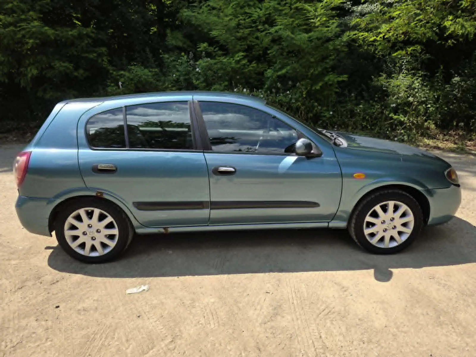 Nissan Almera 1.5 dci, снимка 6 - Автомобили и джипове - 55992846