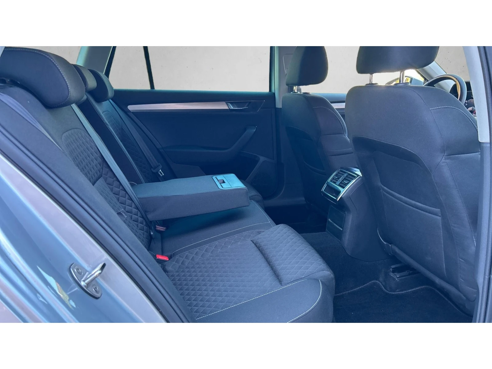 Skoda Superb  2.0 TDi A/T, ������� ������ �� 222   | Mobile.bg � ����������� 12