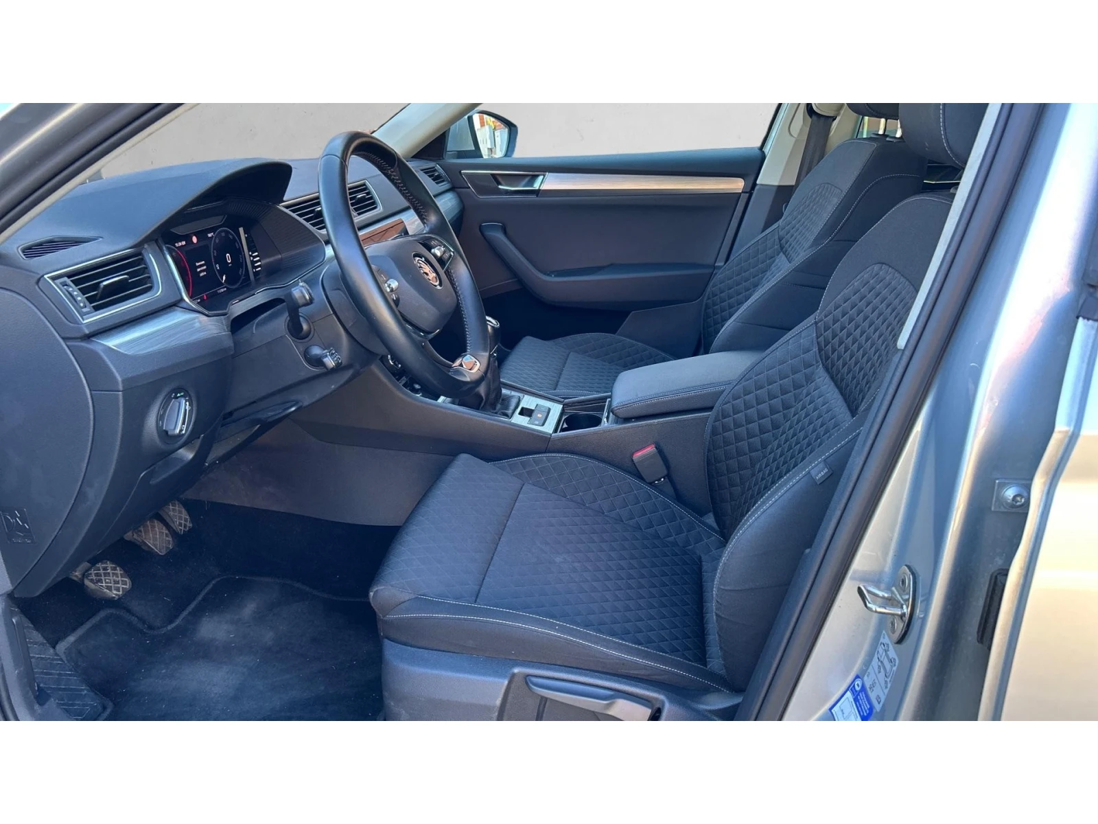 Skoda Superb  2.0 TDi A/T, ������� ������ �� 222   | Mobile.bg � ����������� 9