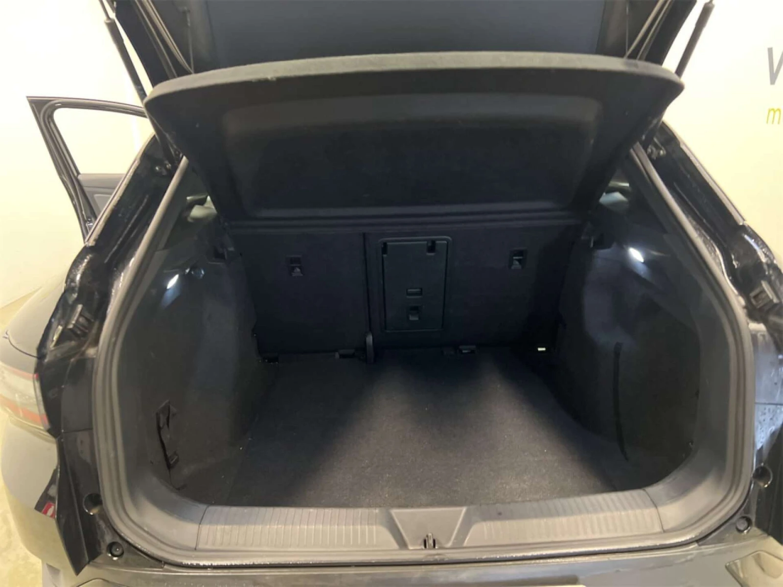 VW ID.4 Pro Leather LED Navi 93.6% SoH, снимка 13 - Автомобили и джипове - 56667978