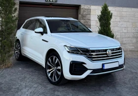 VW Touareg 3.0 R-Line Matrix SoftClose Distronic+ Keyless Go, снимка 3