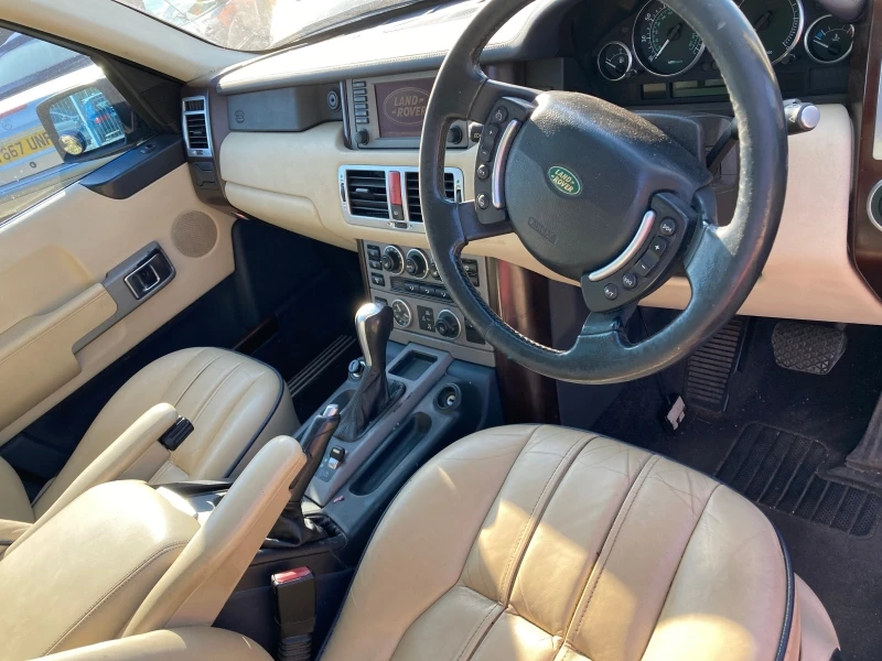 Land Rover Range rover VOGUE 3.0D, снимка 4 - Автомобили и джипове - 37735463