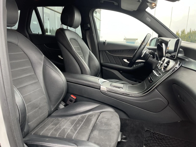 Mercedes-Benz GLC  AMG  9G 360* Камери Distronic  като нов, снимка 7 - Автомобили и джипове - 48154930