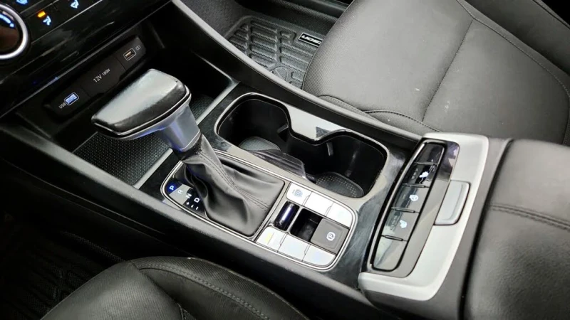 Hyundai Tucson СЛЕДЕНЕ НА ЛЕНТИ* ДИСТРОНИК* КАМЕРА* ПОДГРЕВ, снимка 14 - Автомобили и джипове - 52936343