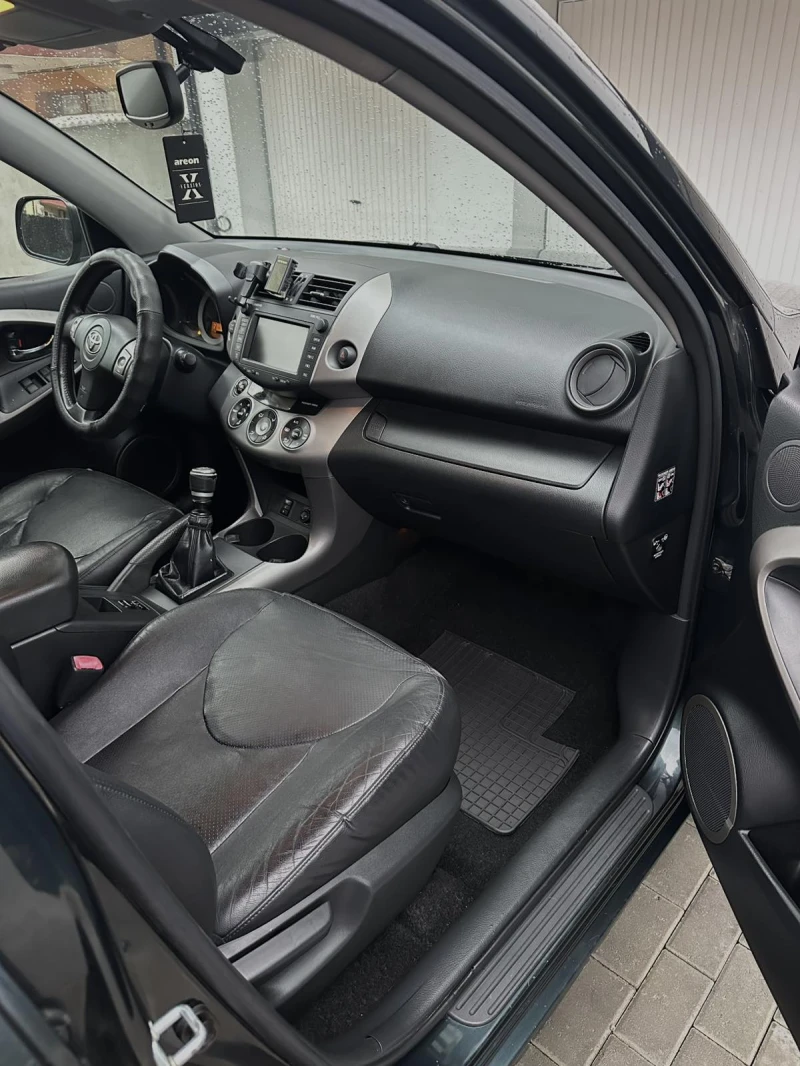 Toyota Rav4, снимка 8 - Автомобили и джипове - 52564517