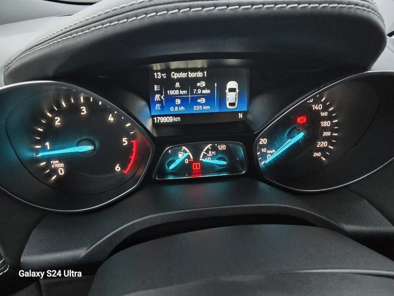 Ford Kuga 2.0D VIGNALE, снимка 17 - Автомобили и джипове - 52666050