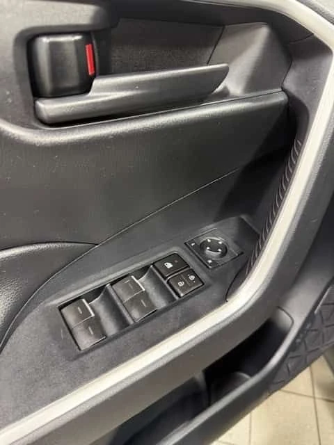 Toyota Rav4 * CARFAX * ЦЕНА ДО БГ, снимка 12 - Автомобили и джипове - 53618116