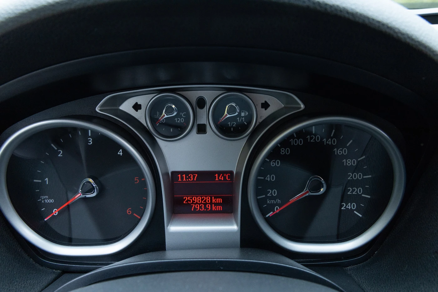 Ford Kuga  - изображение 9