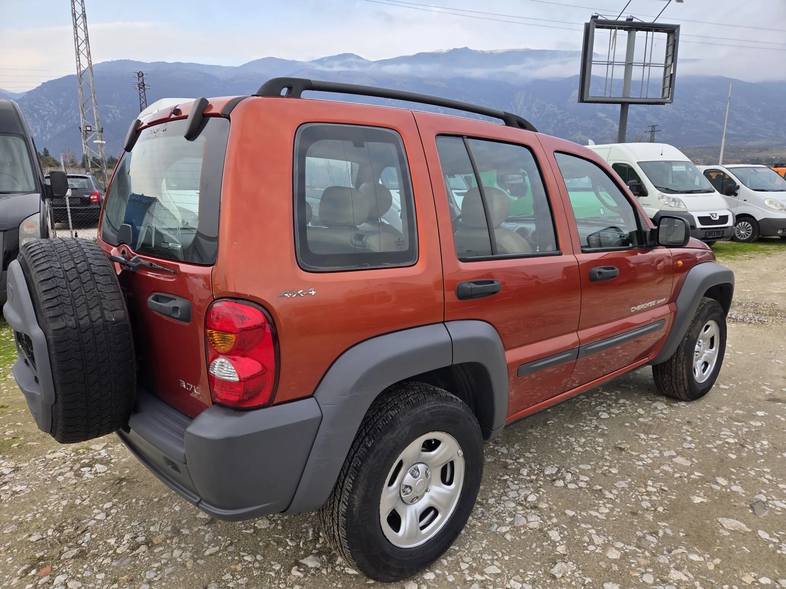 Jeep Cherokee 3.7i.ГАЗ - изображение 5