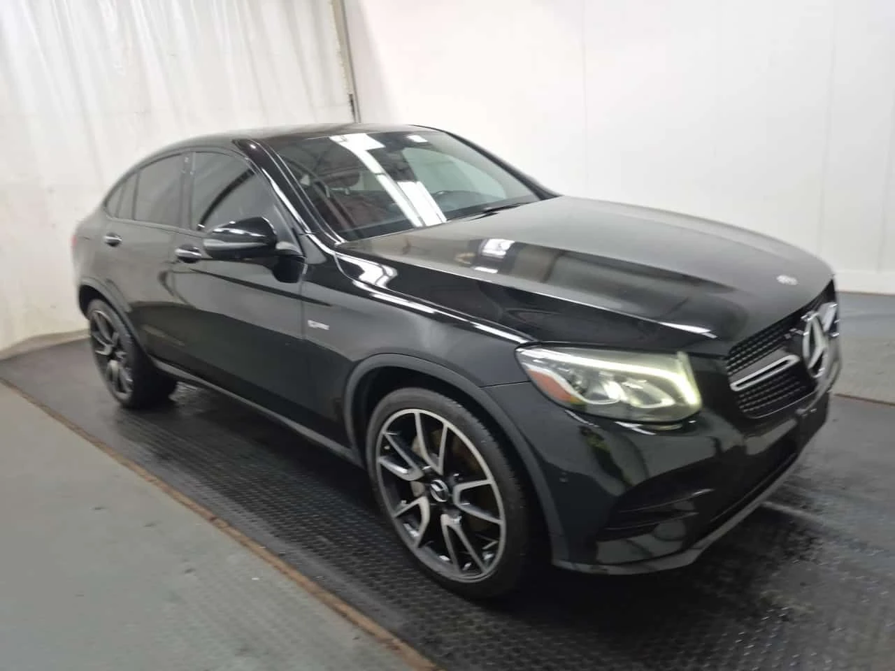 Mercedes-Benz GLC * AMG 43 * CARFAX * ЦЕНА ДО БГ, снимка 2 - Автомобили и джипове - 53971235