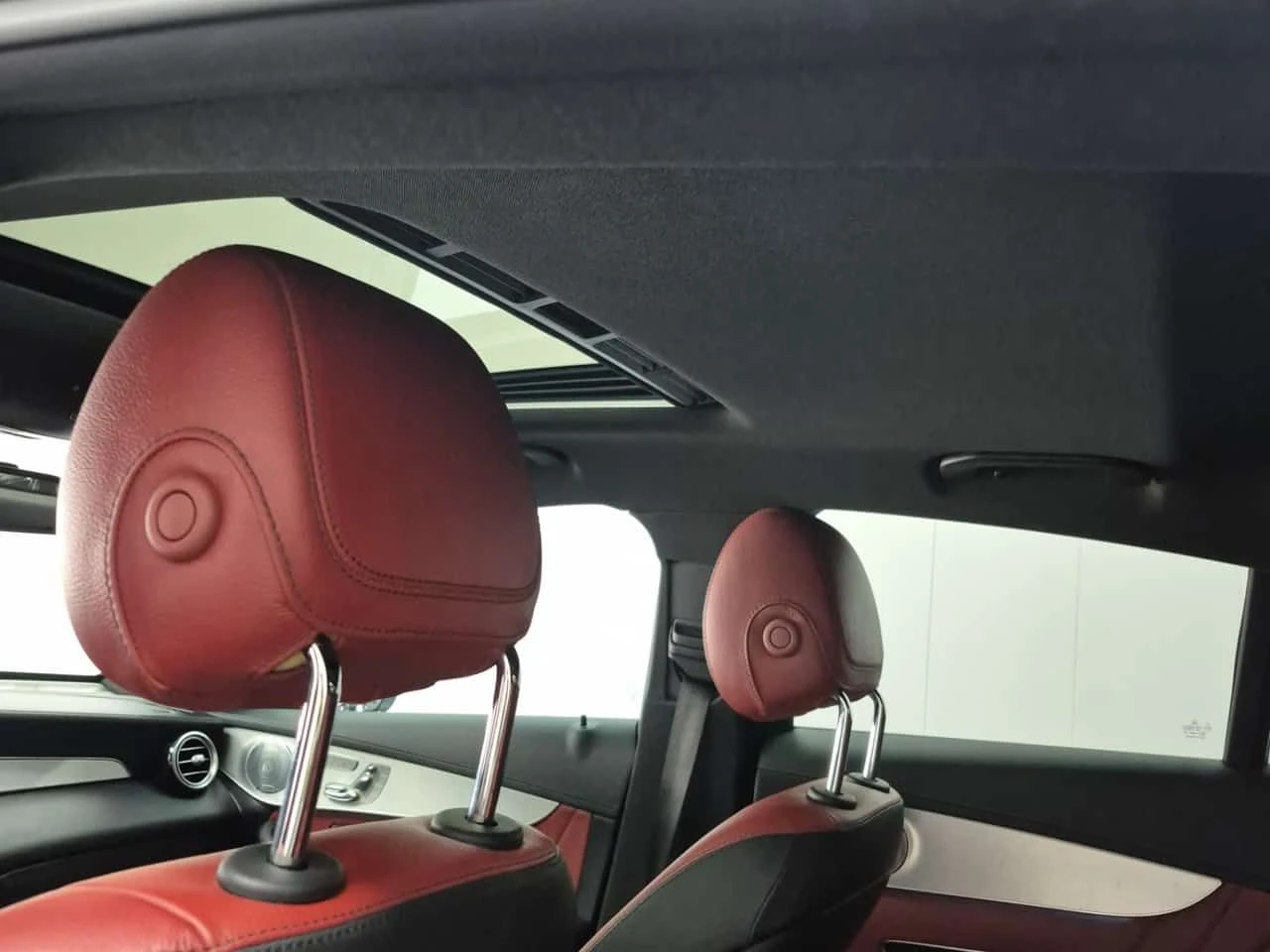 Mercedes-Benz GLC * AMG 43 * CARFAX * ЦЕНА ДО БГ, снимка 14 - Автомобили и джипове - 53971235