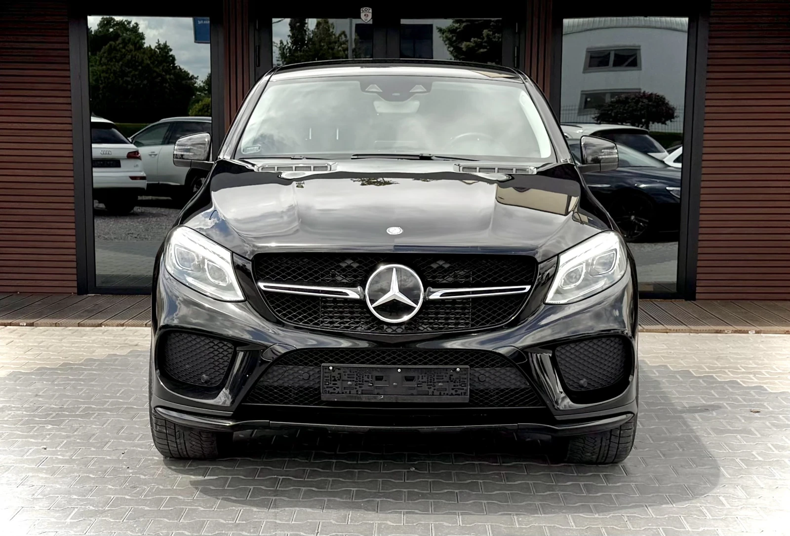 Mercedes-Benz GLE 350 AMG* SUV* 4Matic* 9G-Tronic* , снимка 2 - Автомобили и джипове - 54553670