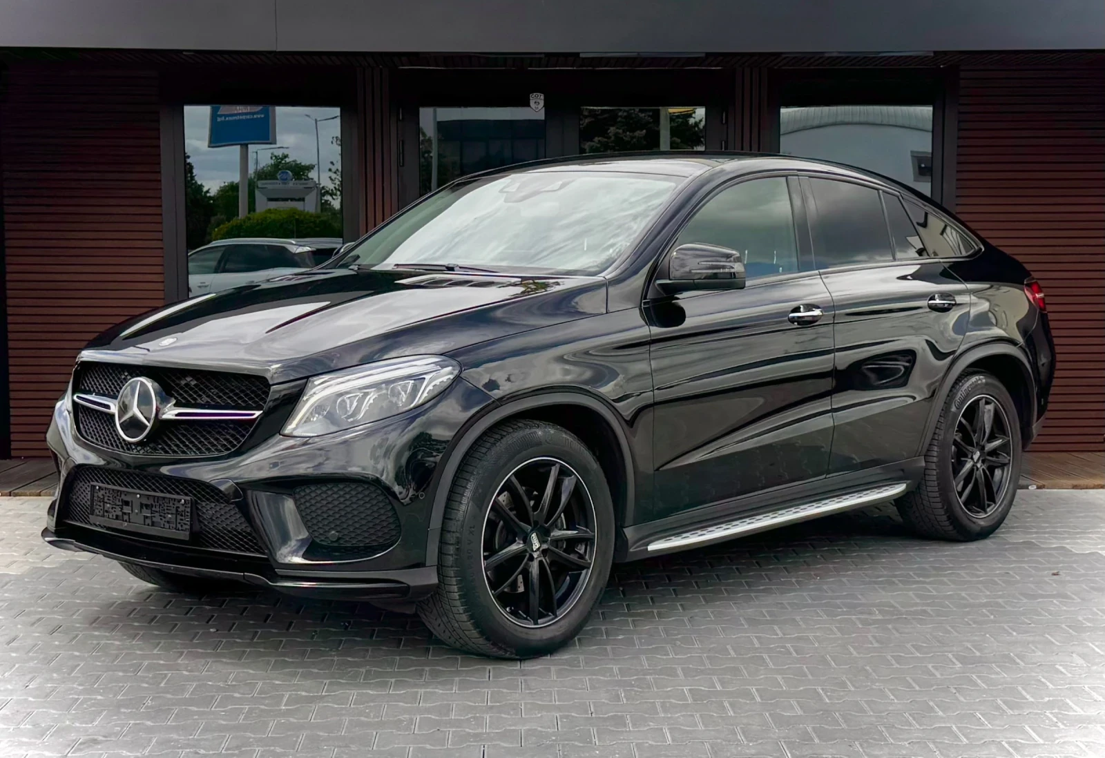 Mercedes-Benz GLE 350 AMG* SUV* 4Matic* 9G-Tronic* , снимка 3 - Автомобили и джипове - 54553670