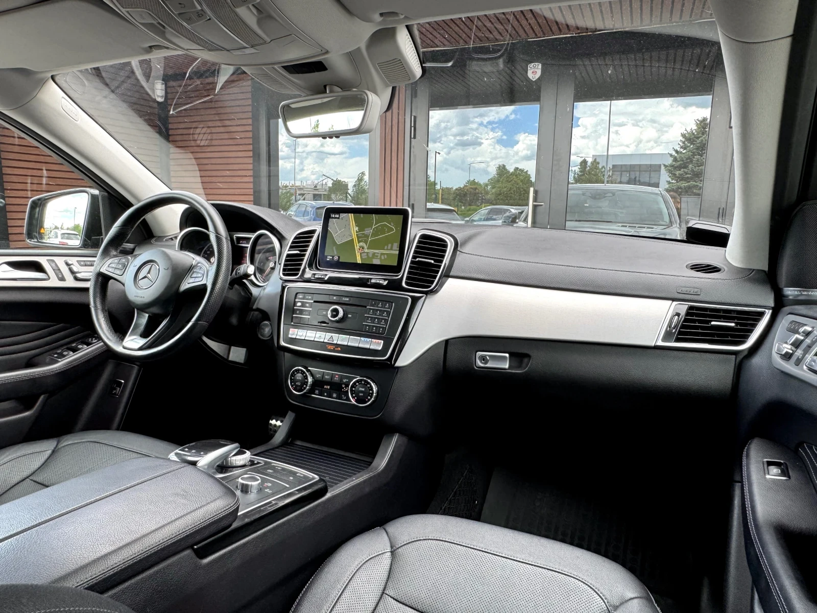 Mercedes-Benz GLE 350 AMG* SUV* 4Matic* 9G-Tronic* , снимка 12 - Автомобили и джипове - 54553670