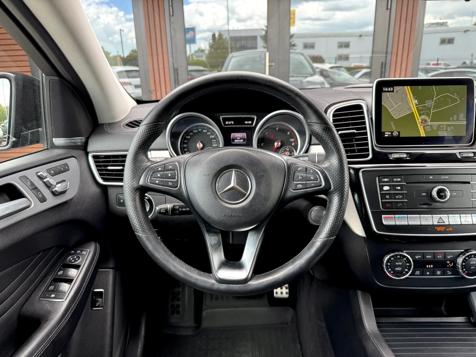 Mercedes-Benz GLE 350 AMG* SUV* 4Matic* 9G-Tronic* , снимка 10 - Автомобили и джипове - 54553670