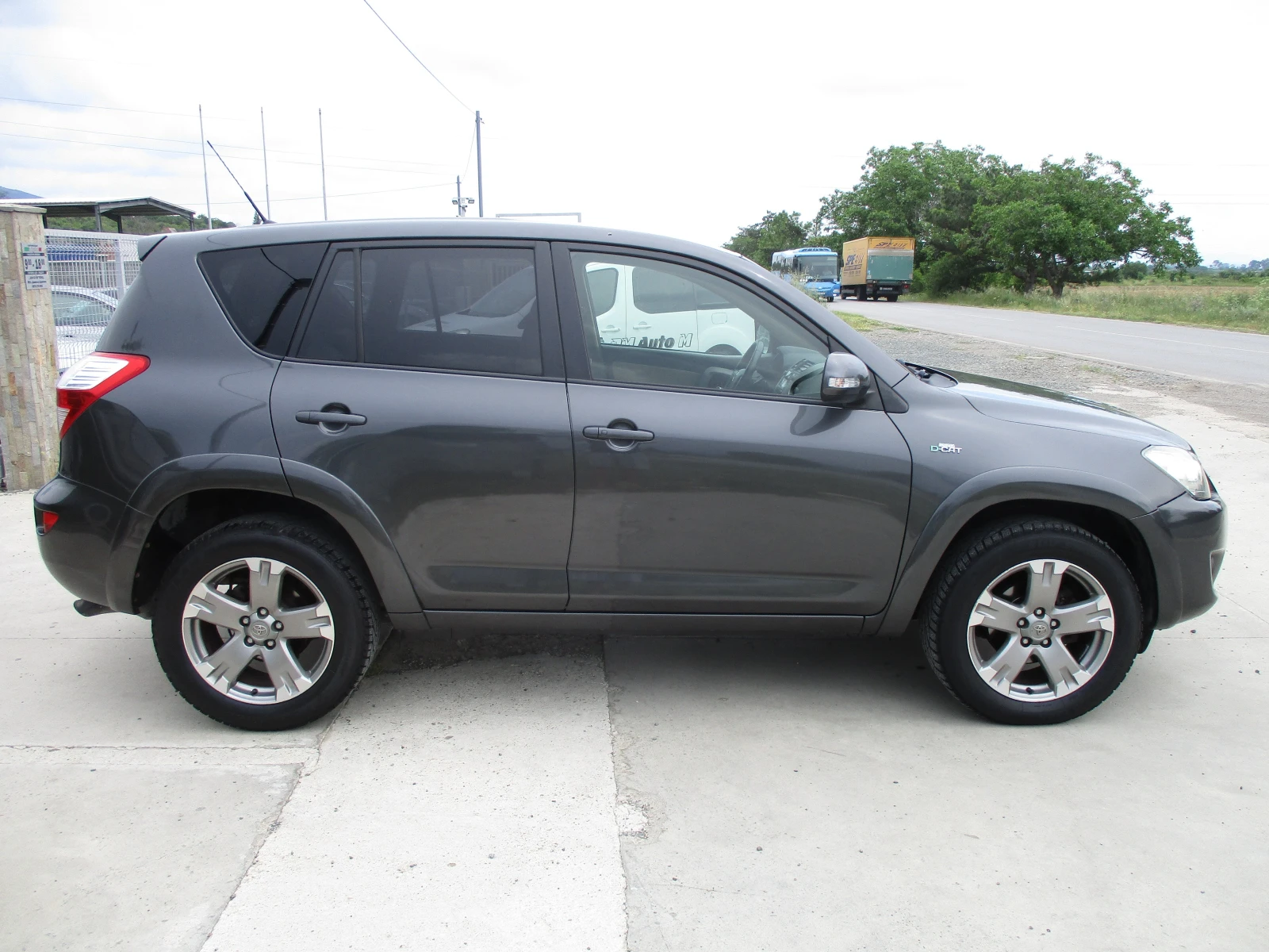 Toyota Rav4 2.2/ДИЗЕЛ/150кс./АВТОМАТИК/ФУЛ-ЕКСТРИ/КАТО НОВА/, снимка 3 - Автомобили и джипове - 54779535
