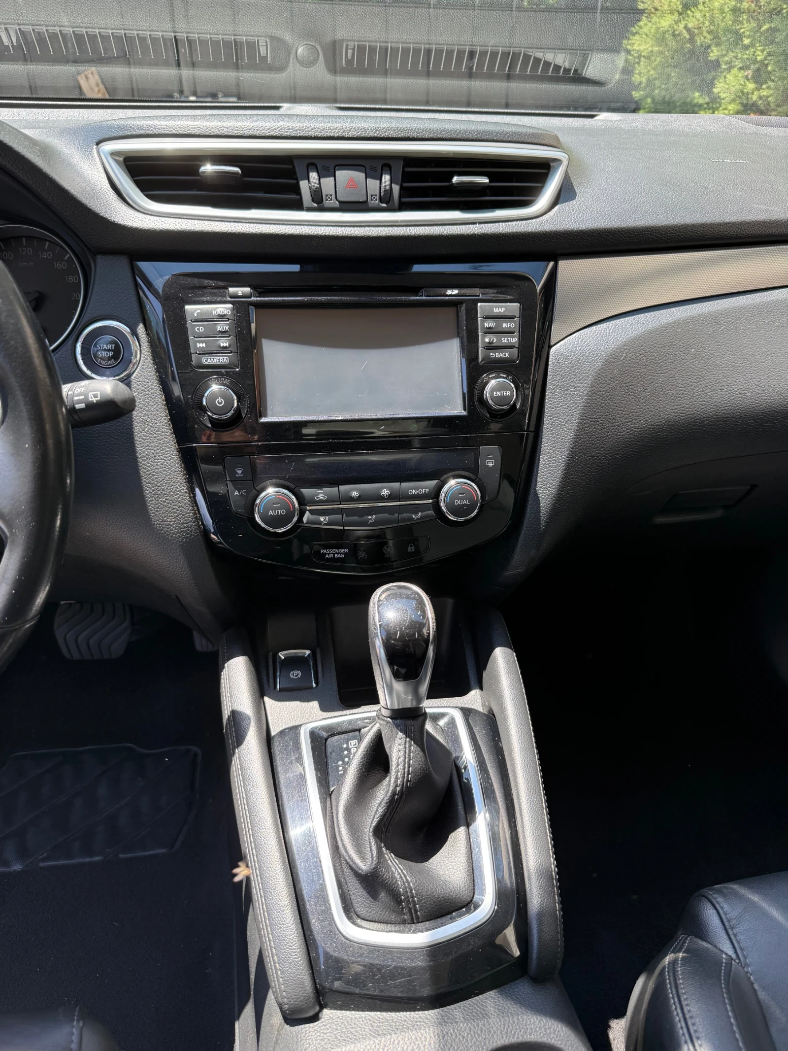 Nissan Qashqai Tekna автоматик, снимка 16 - Автомобили и джипове - 55409196