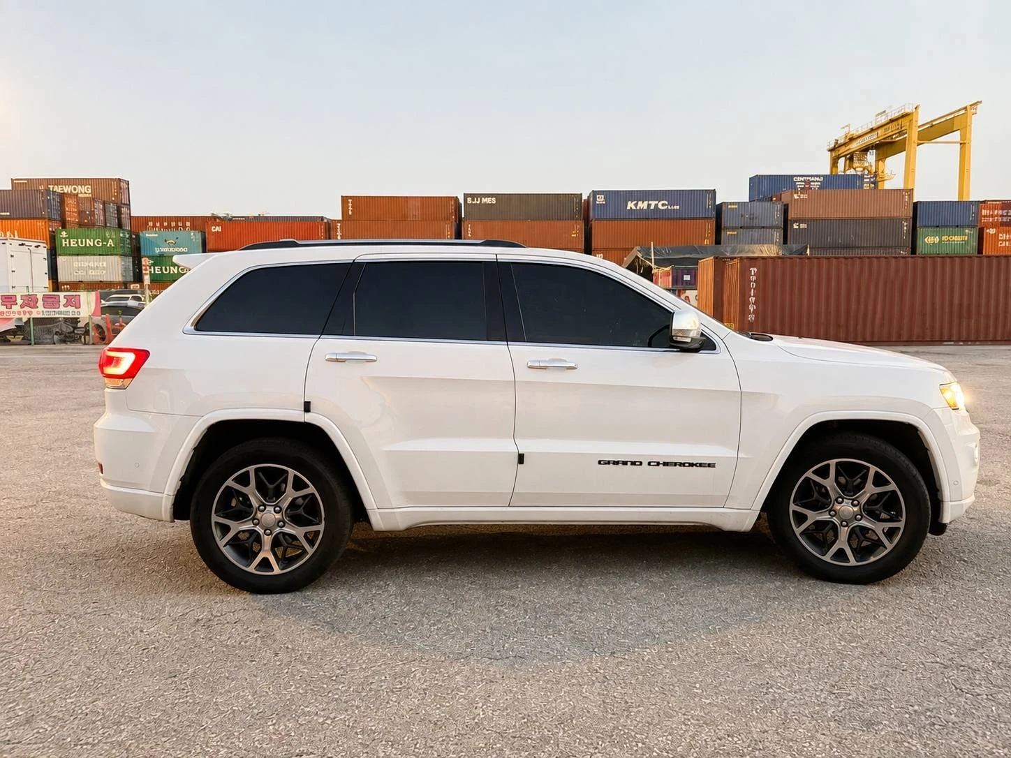 Jeep Grand cherokee OVERLAND, снимка 4 - Автомобили и джипове - 55658632