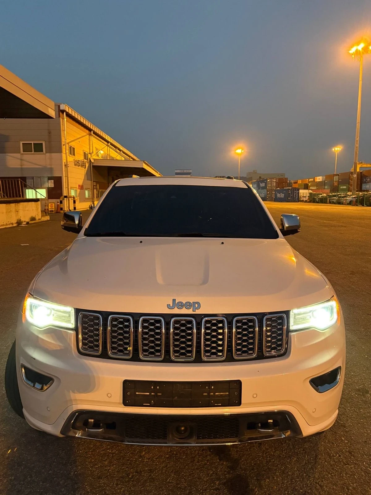 Jeep Grand cherokee OVERLAND, снимка 17 - Автомобили и джипове - 55658632