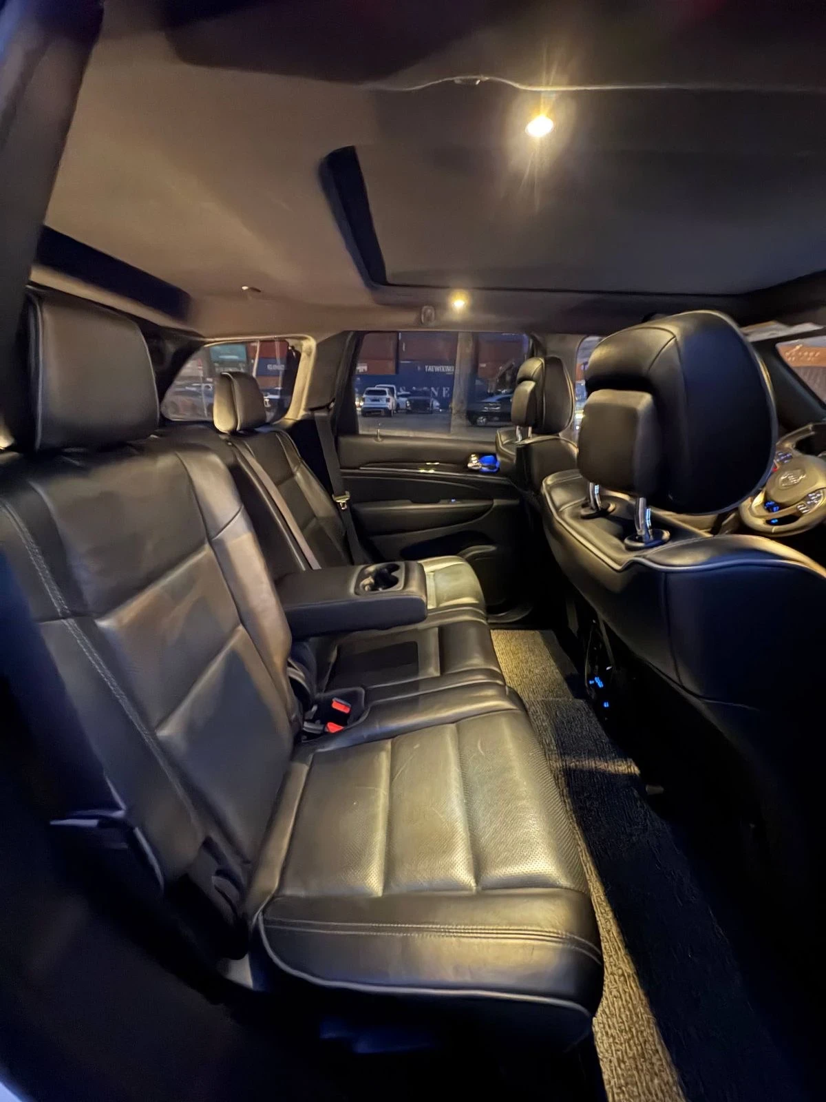 Jeep Grand cherokee OVERLAND, снимка 11 - Автомобили и джипове - 55658632