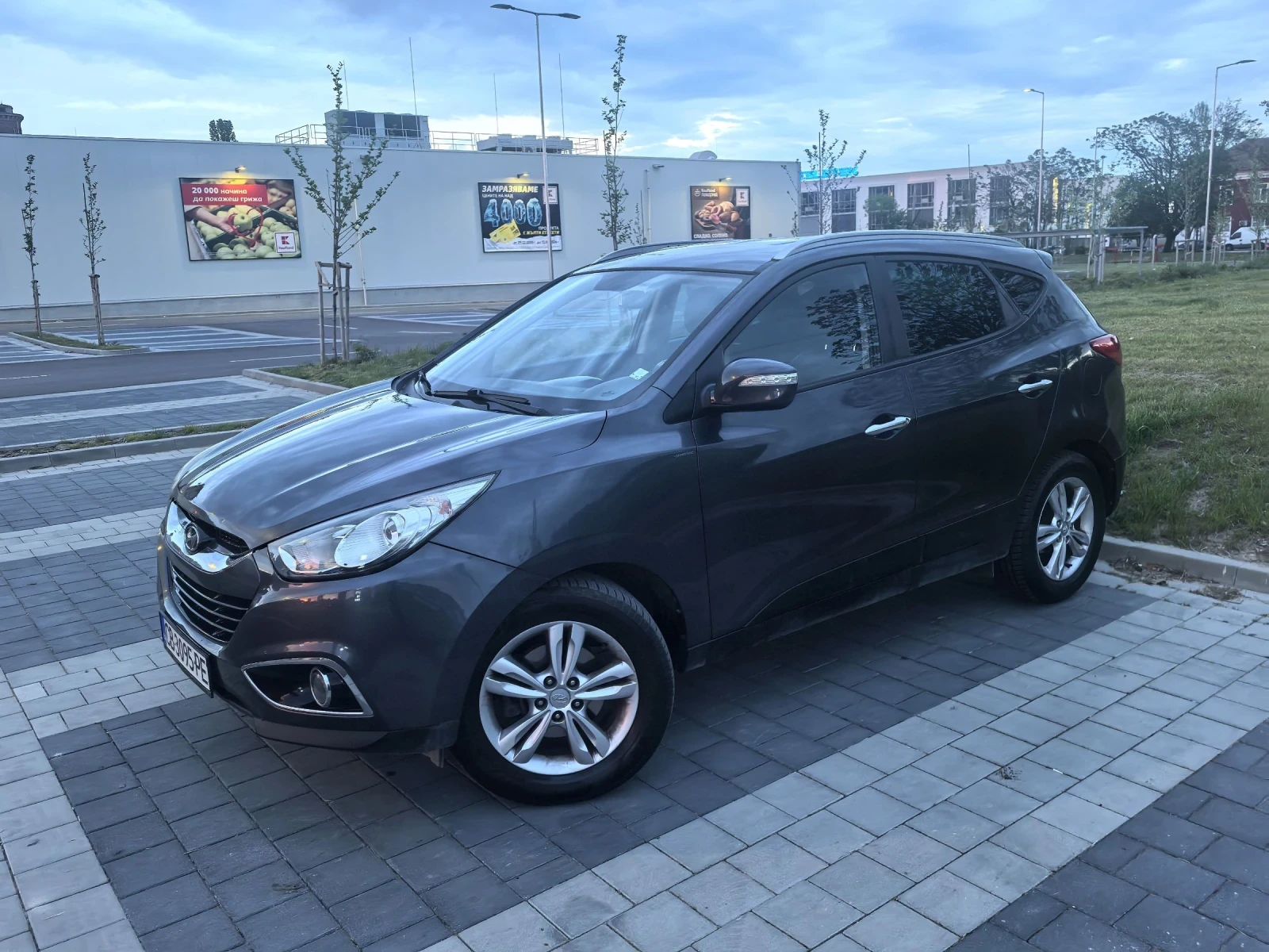 Hyundai IX35 1.7 CRDI ОБСЛУЖЕН, снимка 7 - Автомобили и джипове - 56233791