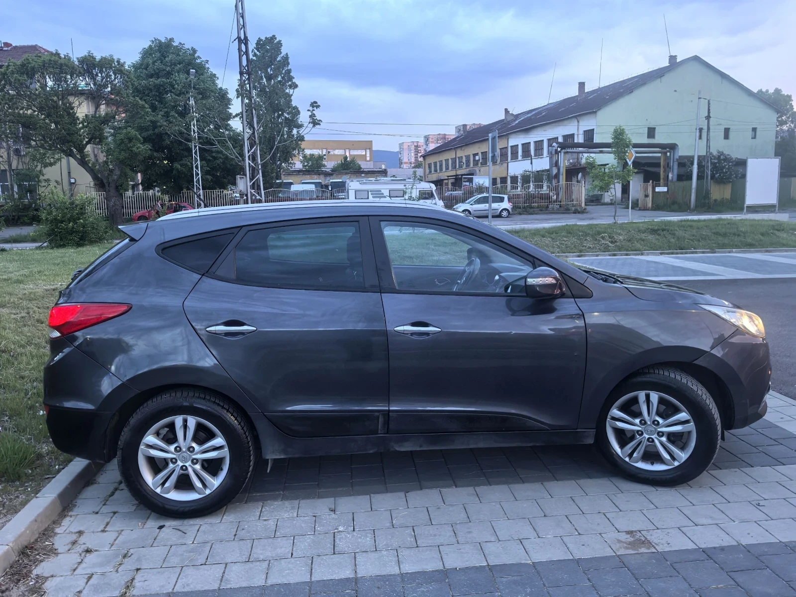Hyundai IX35 1.7 CRDI ОБСЛУЖЕН, снимка 6 - Автомобили и джипове - 56233791