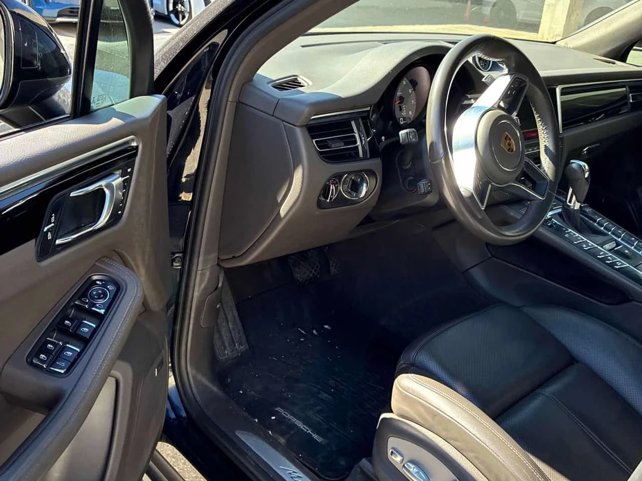 Porsche Macan S AWD * ГЛАВНО ПРЕДСТАВИТЕЛСТВО НА PORSCHE* , снимка 6 - Автомобили и джипове - 56267775