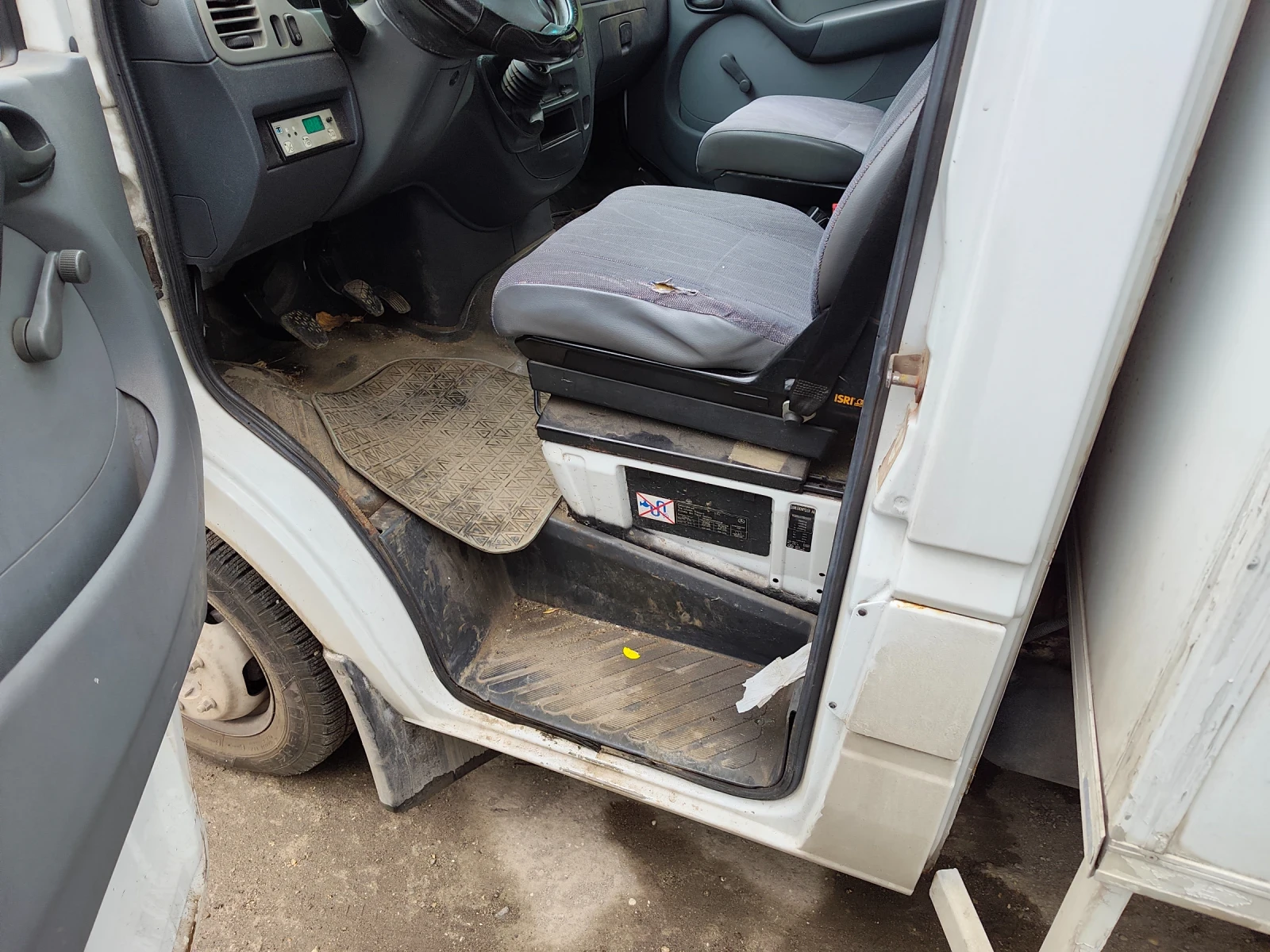 Mercedes-Benz 313 2.2 cdi Хладилен, снимка 11 - Бусове и автобуси - 54755843