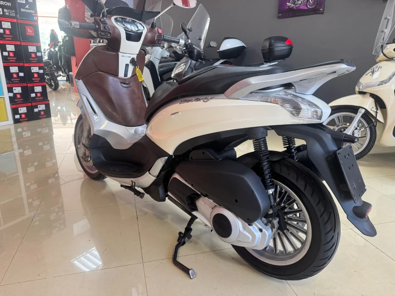 Piaggio Beverly 300cc. 2014, снимка 15 - Мотоциклети и мототехника - 50316735