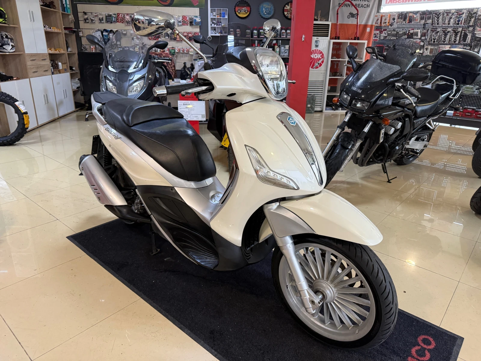Piaggio Beverly 300cc. 2014 - изображение 2