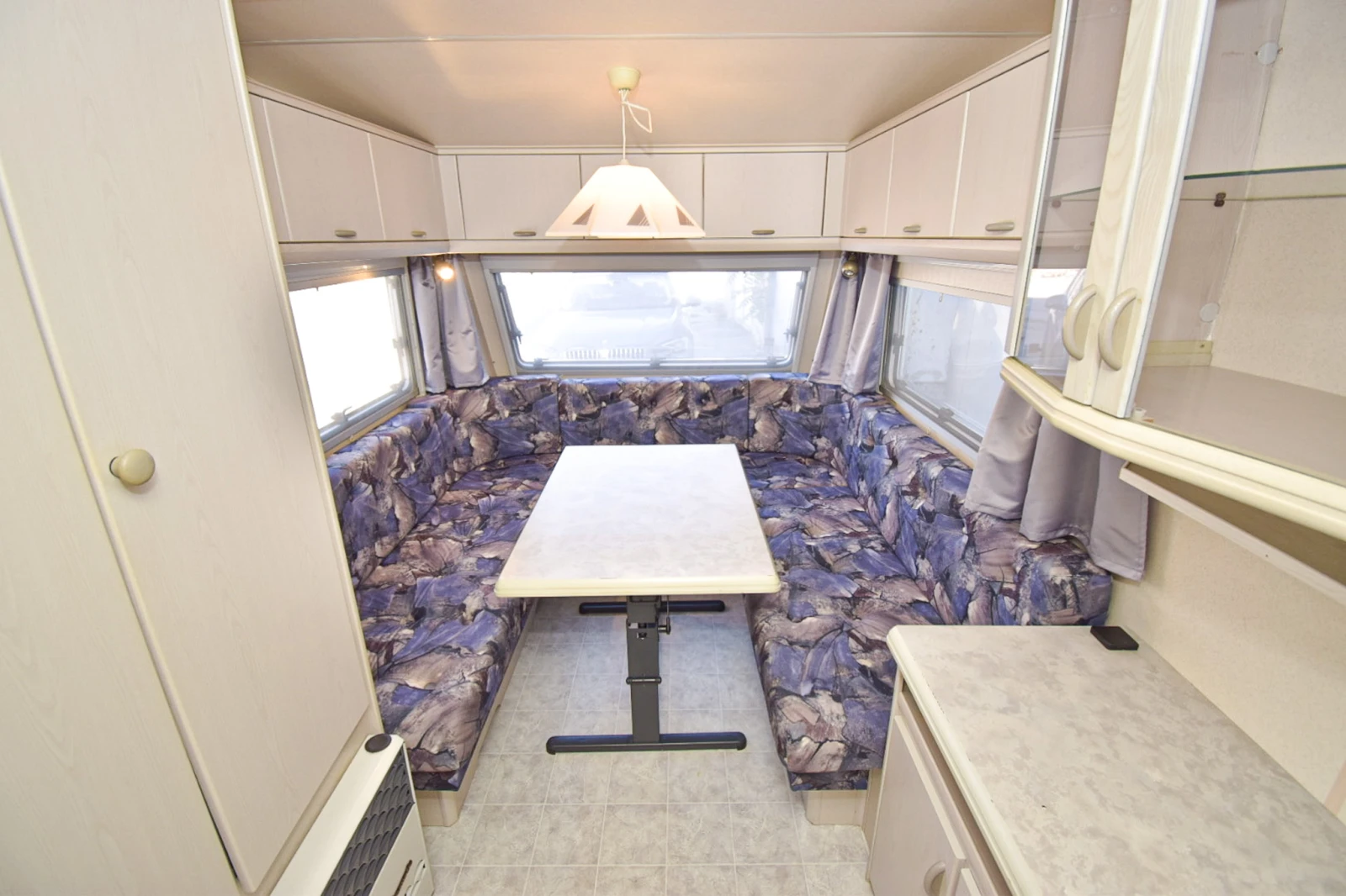 Каравана Hobby Elegance 380+ Форселт - изображение 5