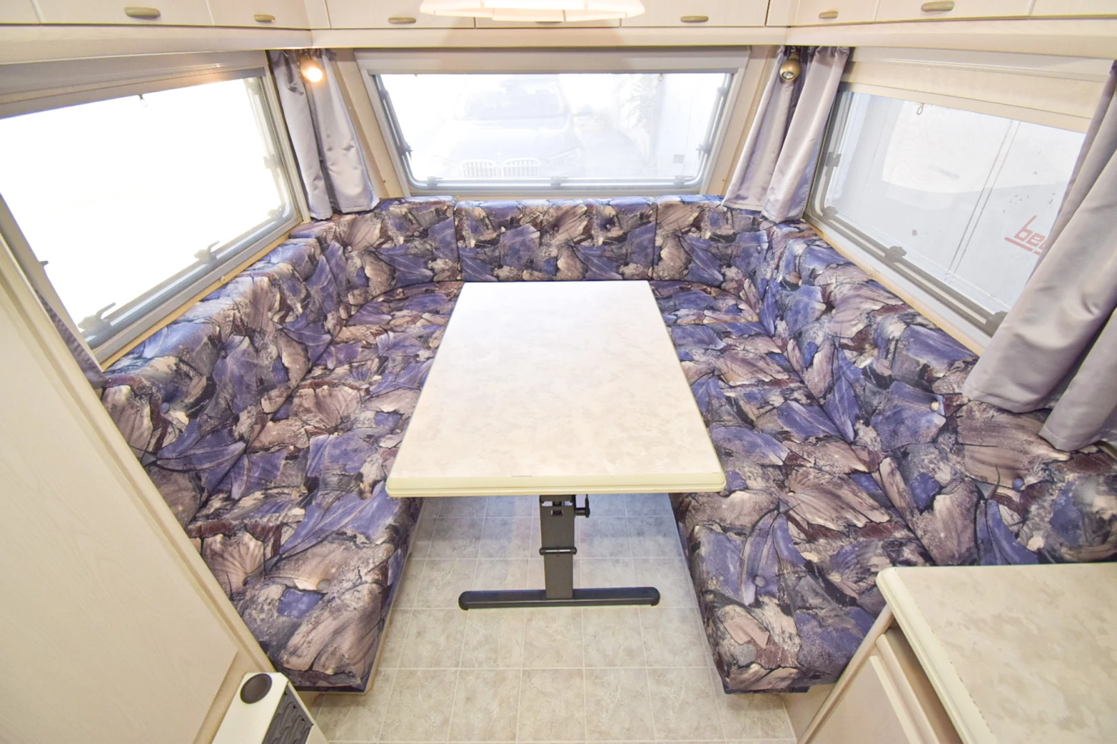 Каравана Hobby Elegance 380+ Форселт - изображение 6