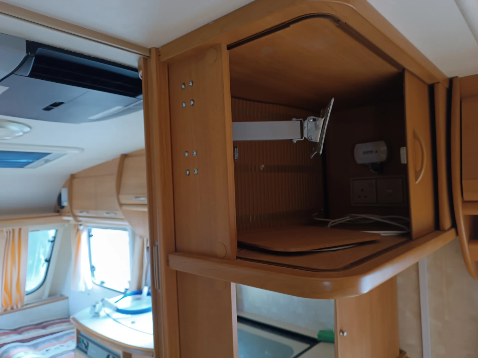 �������� Swift Charisma | Mobile.bg � ����������� 15