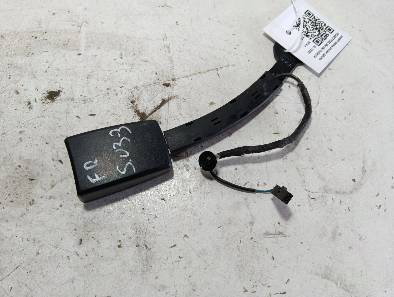 закопчалка колан дясна 5G4857756C Skoda Octavia
