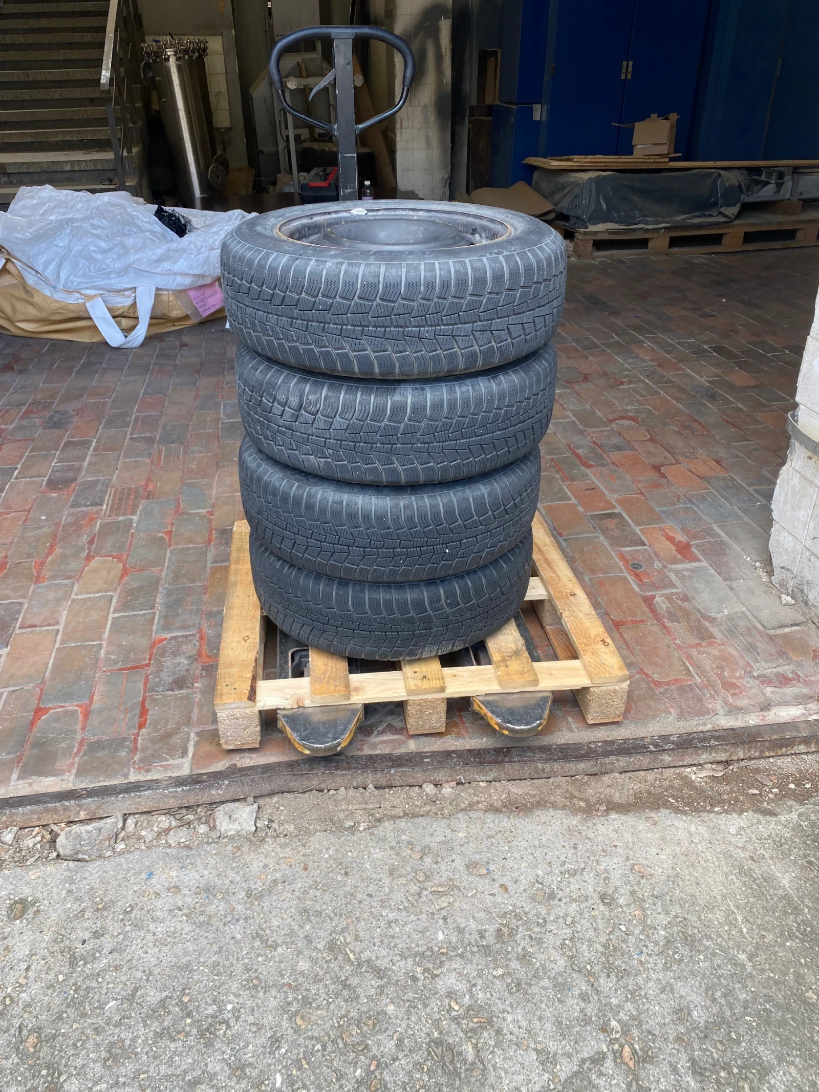 Гуми с джанти General 185/65R15