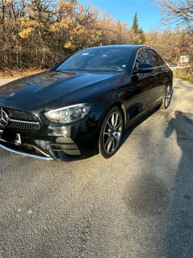 Mercedes-Benz E 220 AMG 4matic, снимка 2